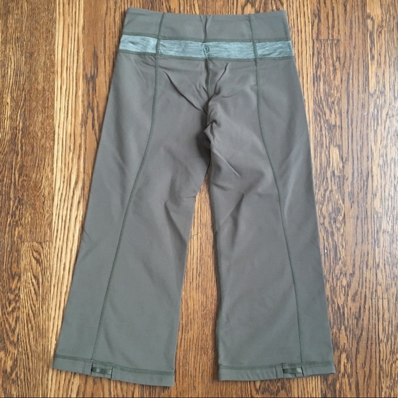 Lululemon Athletica crops shorts wide green 2 xs relaxed barrel tube capri - Picture 2 of 2